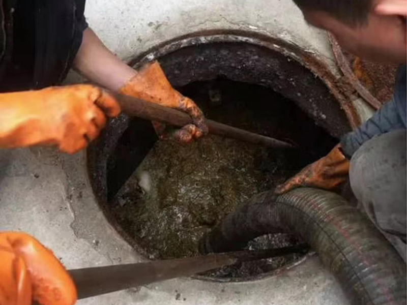 郸城清理化粪池时如何避免沼气的危害?